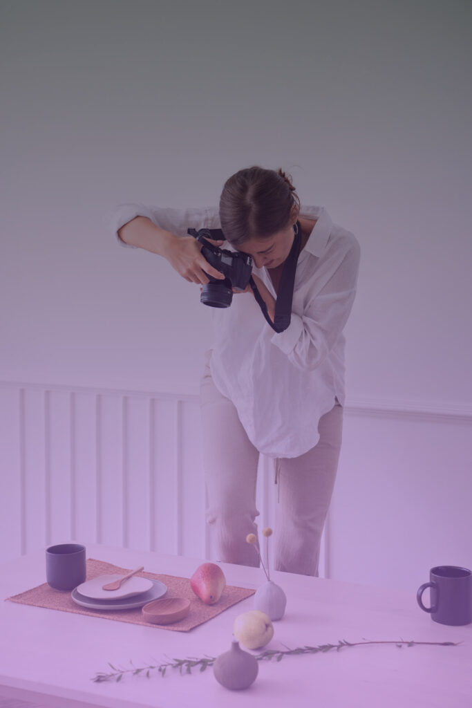 All Time Hospitality Corfu φωτογραφία blogger που φωτογραφίζει το τραπέζι με πρωϊνό